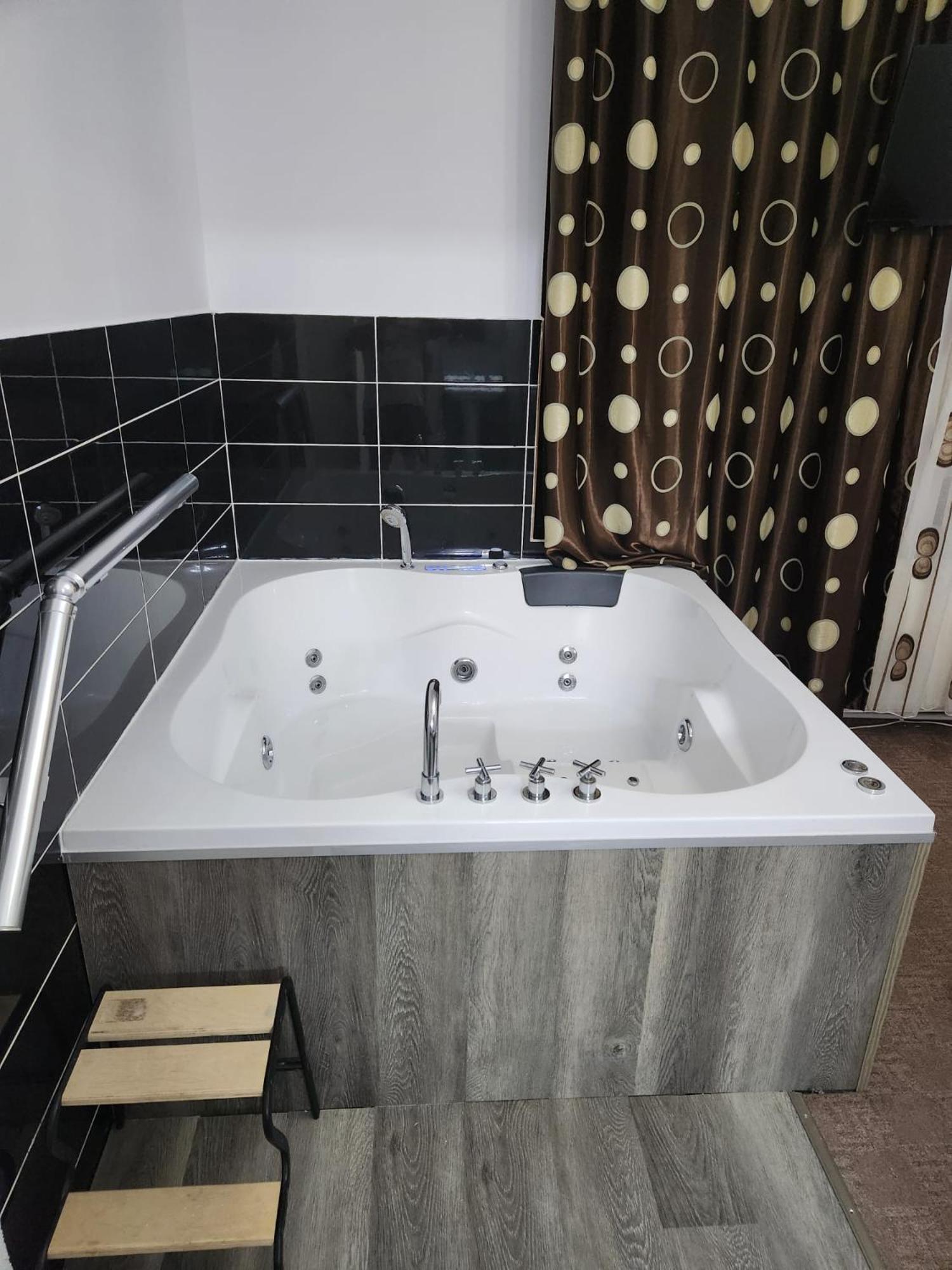 Bed & Breakfast Luxinn Bucarest